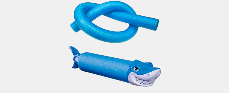 Produtos para o verão | Kit Flutuador para Piscina Azul Epex + Lança-Água Animal Sortidos Mor | Blog Copafer

