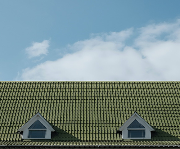 Trocar a telha: saiba a hora certa de reformar o telhado | Blog Copafer